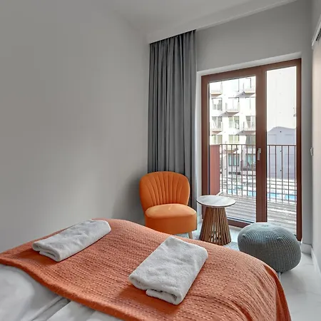 Comfort Chmielna 110 شقة